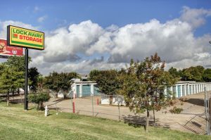 Photo of Lockaway Storage - Ben White