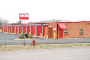 Photo of Red Dot Storage - Maddox Simpson Parkway