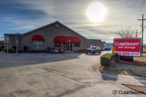 Photo of CubeSmart Self Storage - Luling