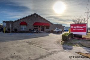 Photo of CubeSmart Self Storage - Luling