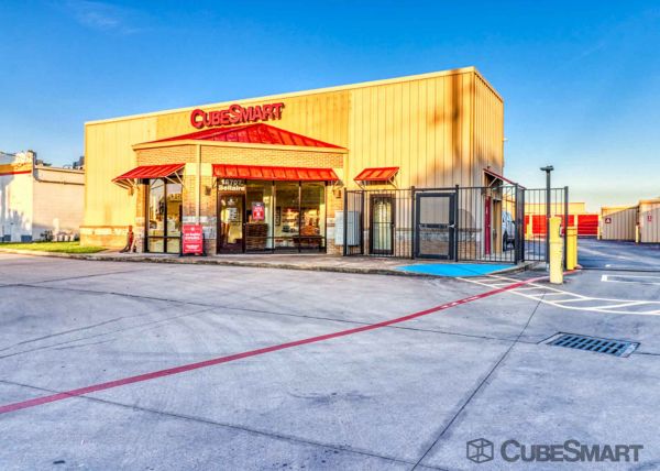 Photo of CubeSmart Self Storage - Houston - 15707 Bellaire Blvd