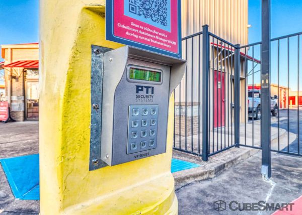 Photo of CubeSmart Self Storage - Houston - 15707 Bellaire Blvd