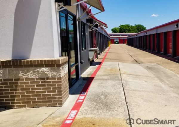 CubeSmart Self Storage - Pearland - 1919 E Broadway St 1919 E Broadway St Pearland, TX - Photo 11