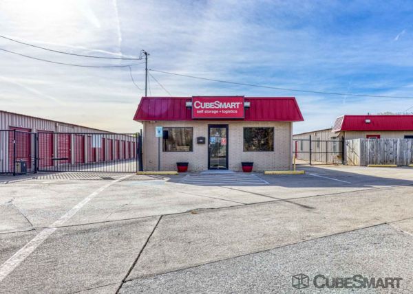 Photo of CubeSmart Self Storage - Saginaw - 419 N Saginaw Blvd