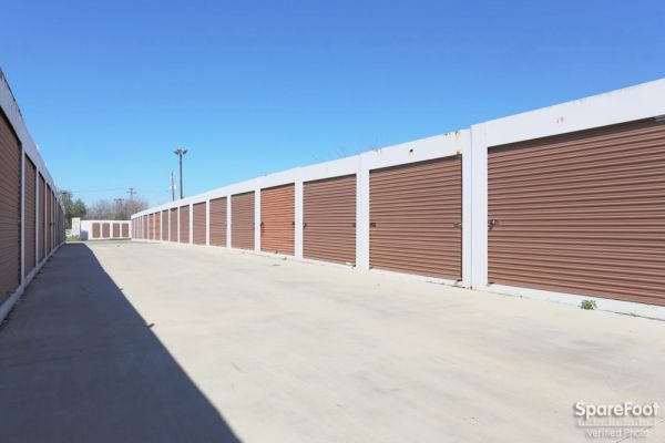 A1 Mini Storage Of Houston Lowest Rates Selfstorage A1 Mini Storage Of Houston5819 Victory Drive Houston Tx Photo 3