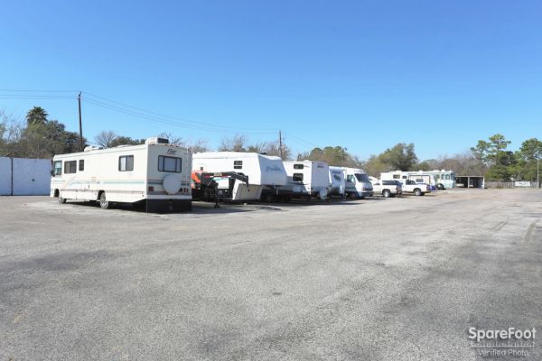 A1 Mini Storage Of Houston Lowest Rates Selfstorage A1 Mini Storage Of Houston5819 Victory Drive Houston Tx Photo 5