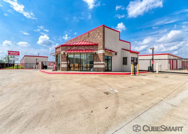 Photo of CubeSmart Self Storage - Kyle - 701 Philomena Drive