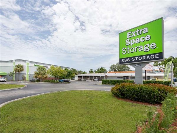Photo of Extra Space Storage - 1681 - Oakland Park - Dixie Hwy