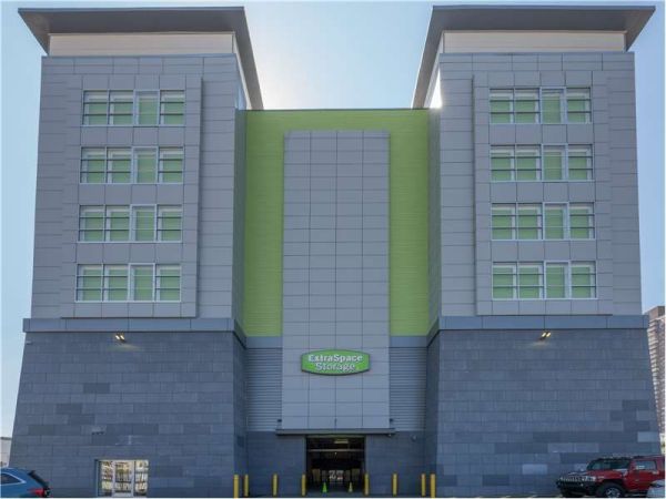 Photo of Extra Space Storage - 0727 - Brooklyn - 64th St