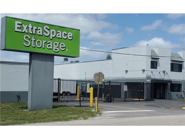 Photo of Extra Space Storage - 0976 - West Palm Beach - Southern Blvd