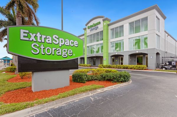 Photo of Extra Space Storage - 1560 - Palm Springs - Congress Ave