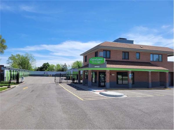 Photo of Extra Space Storage - 0720 - Vernon Hills - Butterfield Rd