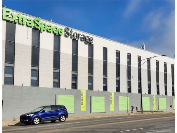 Photo of Extra Space Storage - 0685 - Chicago - W Fullerton Ave