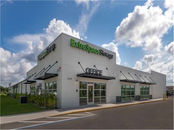 Photo of Extra Space Storage - 1869 - Bradenton - 60th Street