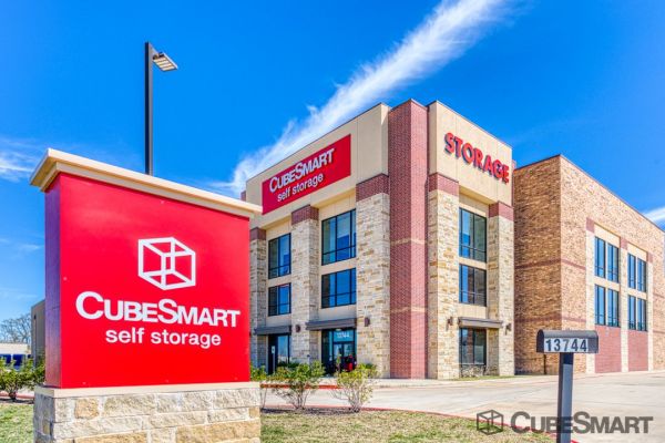 CubeSmart Self Storage Houston 13744 E Sam Houston