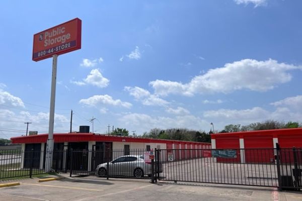 Photo of Public Storage - Dallas - 1605 Vilbig Road