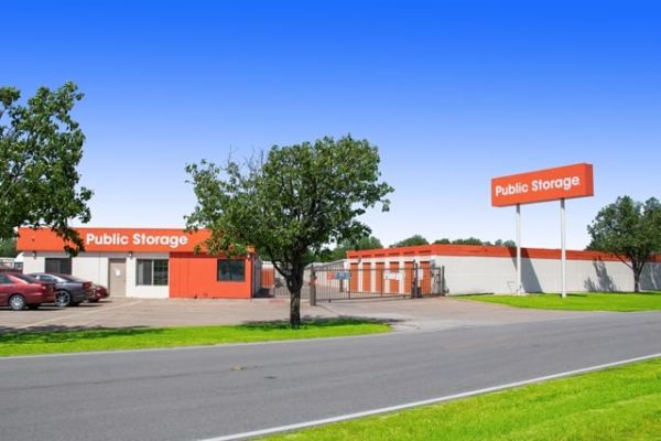 Photo of Public Storage - Irving - 1520 W Irving Blvd