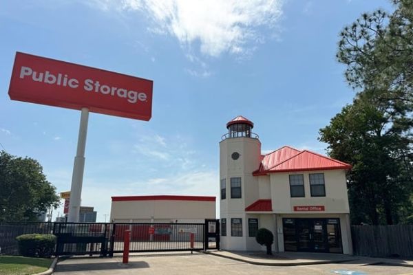 Photo of Public Storage - Houston - 2100 North Loop West