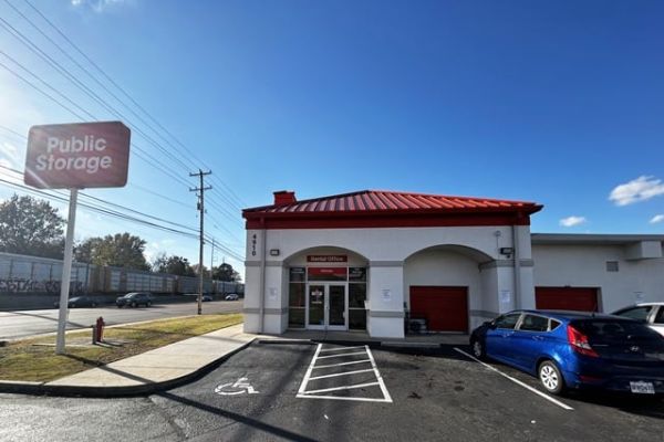 Photo of Public Storage - Memphis - 4910 Poplar Ave
