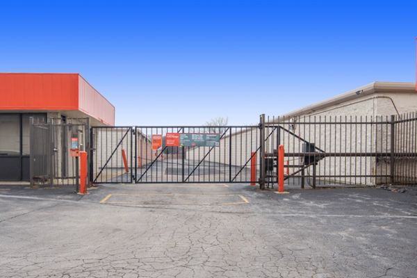 Public Storage - East Hazel Crest - 17208 Halsted Street 17208 Halsted Street East Hazel Crest, IL - Photo 3