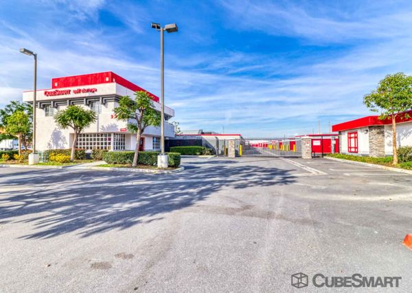 Photo of CubeSmart Self Storage - Long Beach - 2323 E. South St.