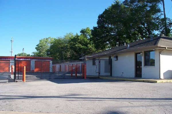 Public Storage - Kansas City - 9104 East 47th Street 9104 East 47th Street Kansas City, MO - Photo 0
