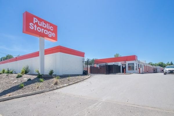 Photo of Public Storage - Milwaukie - 13325 SE McLoughlin Blvd