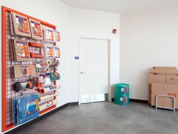 Public Storage - Niles - 7300 N Lehigh Ave 7300 N Lehigh Ave Niles, IL - Photo 2