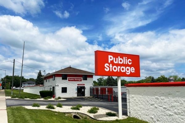 Photo of Public Storage - Aurora - 945 N Farnsworth Ave