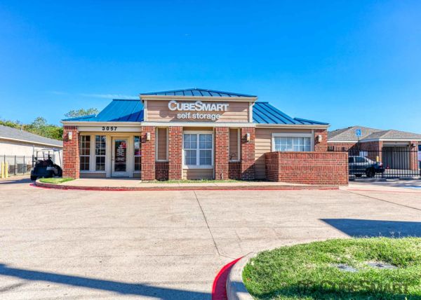 Photo of CubeSmart Self Storage - TX Arlington S Cooper Street