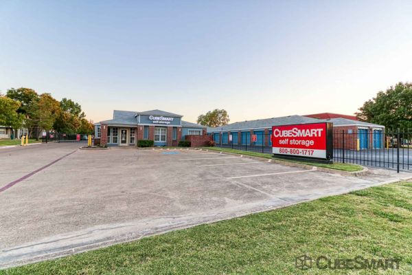 Photo of CubeSmart Self Storage - TX Dallas Forest Lane