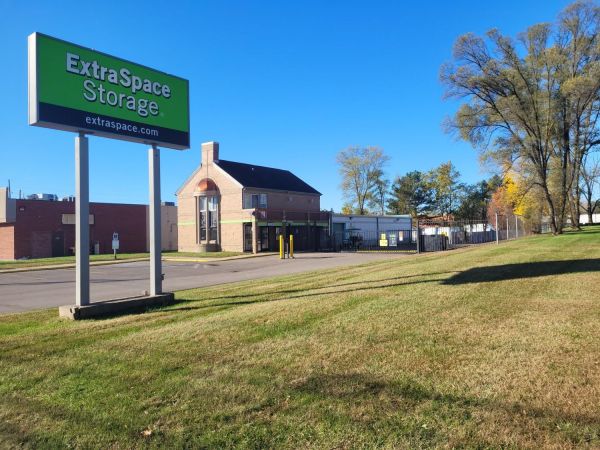 Photo of Extra Space Storage - 0557 - Shelby Township - Van Dyke Ave