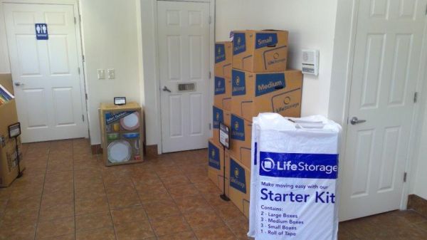 Life Storage - Tampa - 1792 West Hillsborough Avenue 1792 West Hillsborough Avenue Tampa, FL - Photo 1
