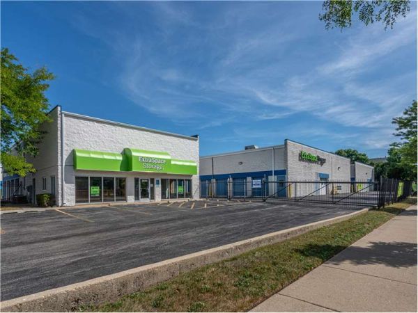 Photo of Extra Space Storage - 7254 - Lincolnwood - Devon Ave