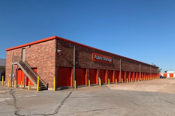Photo of Public Storage - Mustang - 104 W Armstrong Dr