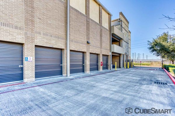 CubeSmart Self Storage - TX Sugar Land Hwy 6 4153 Highway 6 Sugar Land, TX - Photo 5