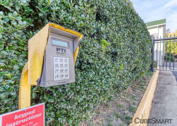 Photo of CubeSmart Self Storage - VA Alexandria Holly Hill Rd