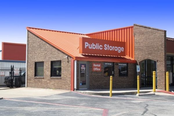 Photo of Public Storage - Grand Prairie - 425 E Pioneer Pkwy