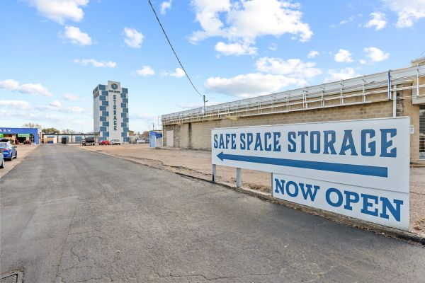 Safe Space Storage - Waco - N Valley Mills: Lowest Rates - SelfStorage.com