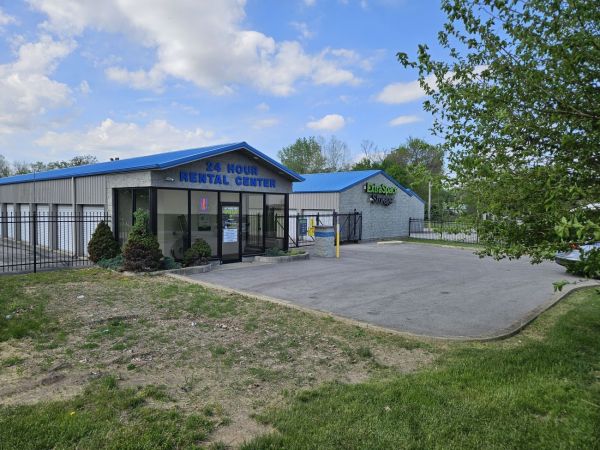 Photo of Extra Space Storage - 2187 - Columbus - State St.