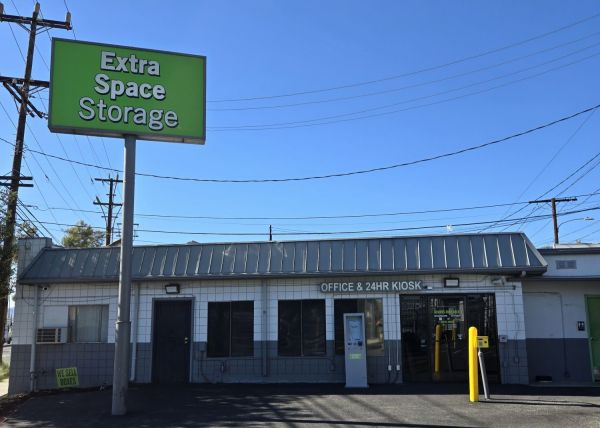 Photo of Extra Space Storage - 1031 - Glendale - San Fernando Road