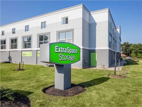 Photo of Extra Space Storage - 1097 - Wethersfield - Silas Deane Hwy