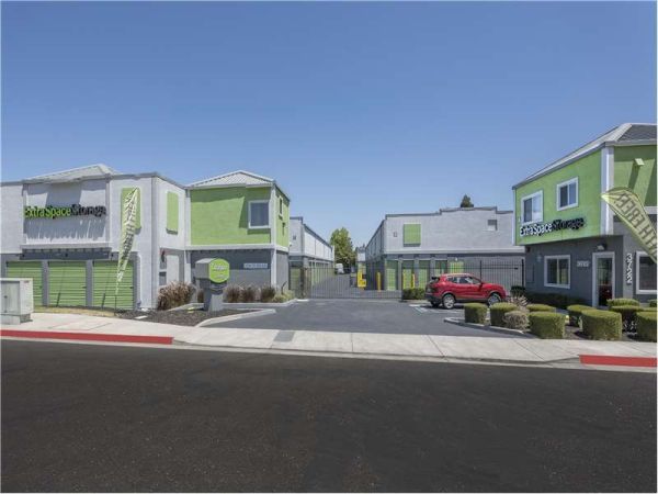 Photo of Extra Space Storage - 1382 - Pleasanton - Old Santa Rita Road
