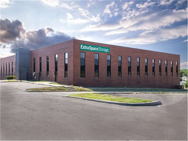 Photo of Extra Space Storage - 8287 - Kansas City - Holmes Rd