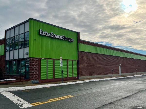 Photo of Extra Space Storage - 3330 - Lindenhurst - East Hoffman Avenue