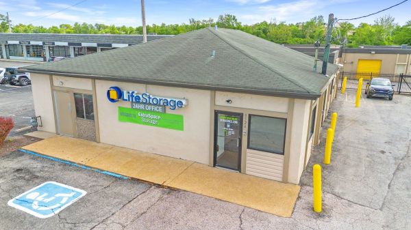 Photo of Extra Space Storage - 3364 - Brentwood - Manchester Road