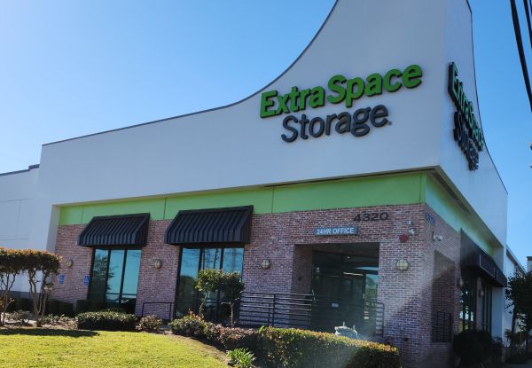 Photo of Extra Space Storage - 3424 - Torrance - 190th St