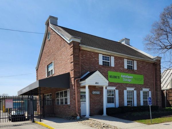 Photo of Extra Space Storage - 3575 - Columbus - Henderson Rd