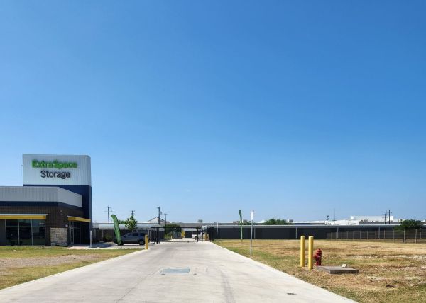 Photo of Extra Space Storage - 4233 - San Antonio - 2570 Military Dr