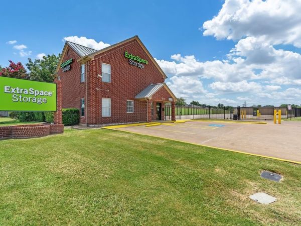 Photo of Extra Space Storage - 3143 - North Richland Hills - Davis Blvd